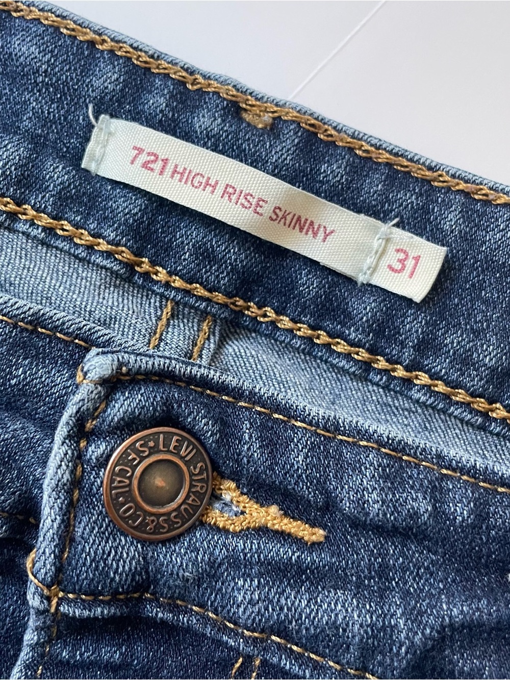 Levi's 721 High Rise Skinny Women's Jeans - Picture 10 of 14